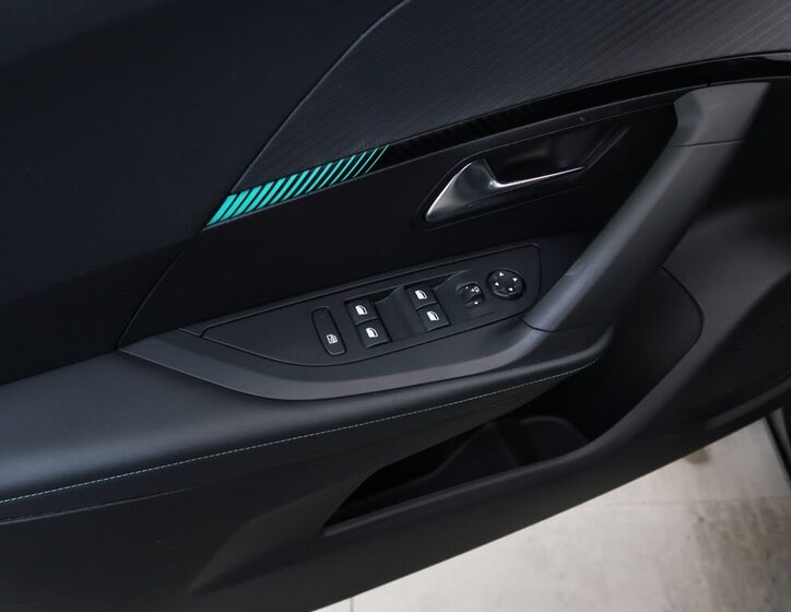 Peugeot 2008 SUV 0,0 100 kw