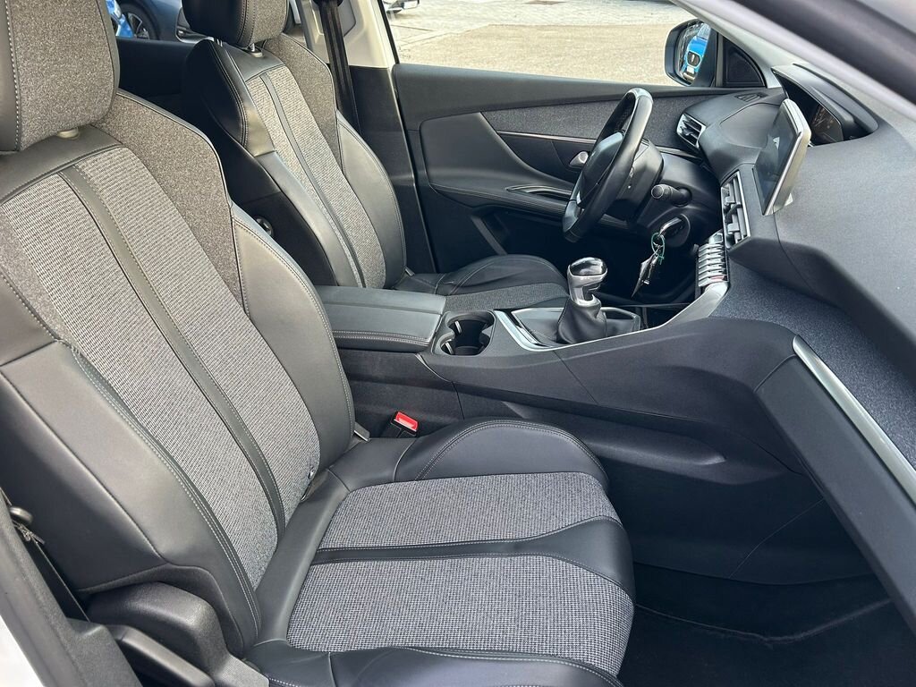 Peugeot 3008 SUV / Terénní 1,5 l 96 kw