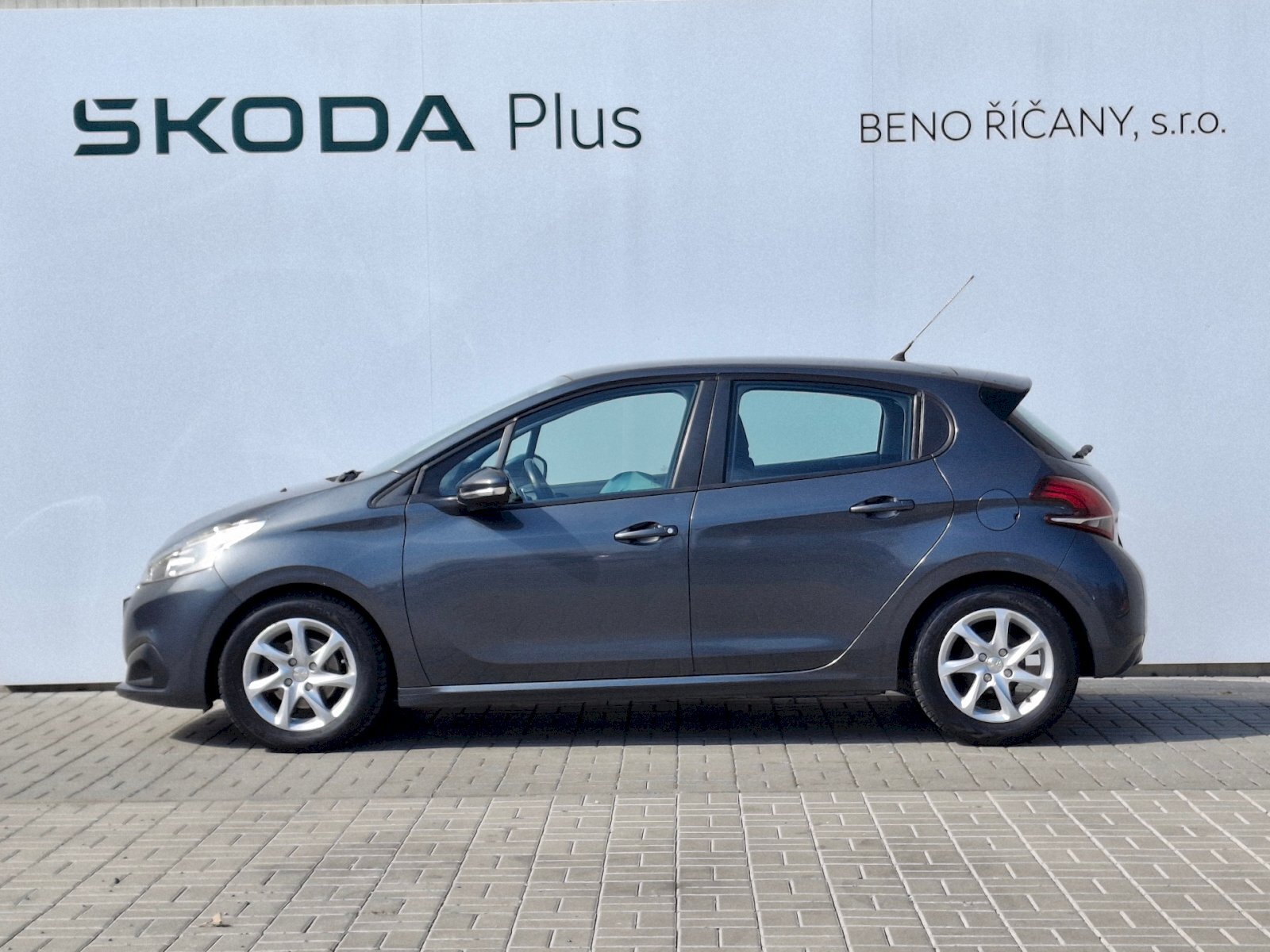 Peugeot 208 Hatchback 1,2 l 60 kw