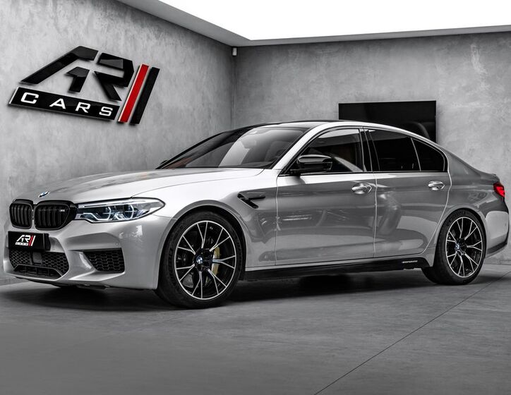 BMW M5 1