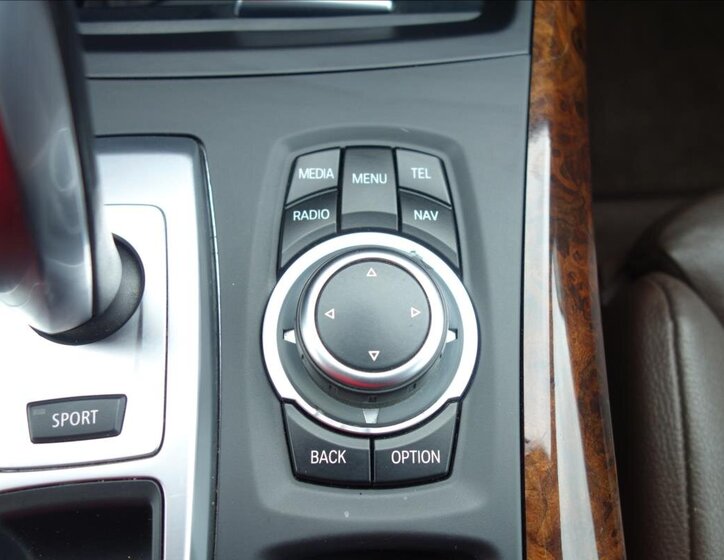 BMW X5 SUV 3,0 l 225 kw