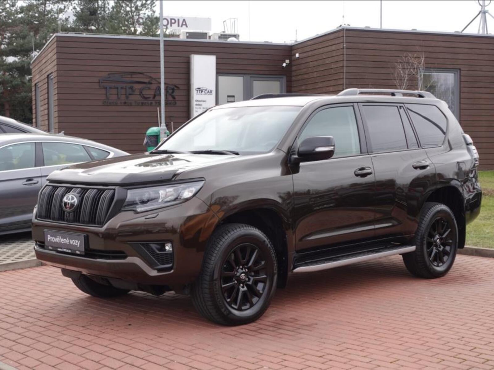 Toyota Land Cruiser 1