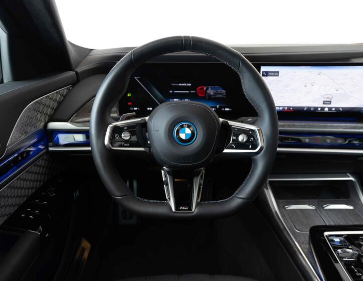 BMW i7 13
