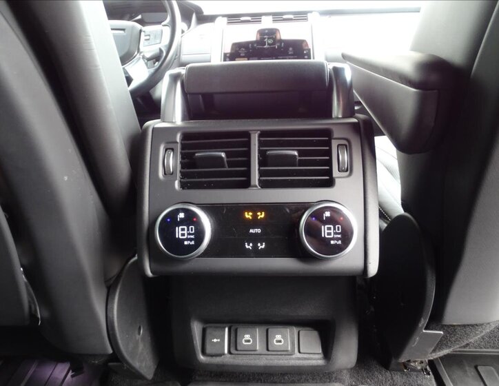 Land Rover Discovery SUV / Terénní 3,0 l 221 kw