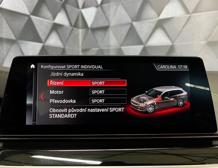 BMW Řada 5 Kombi 3,0 l 195 kw