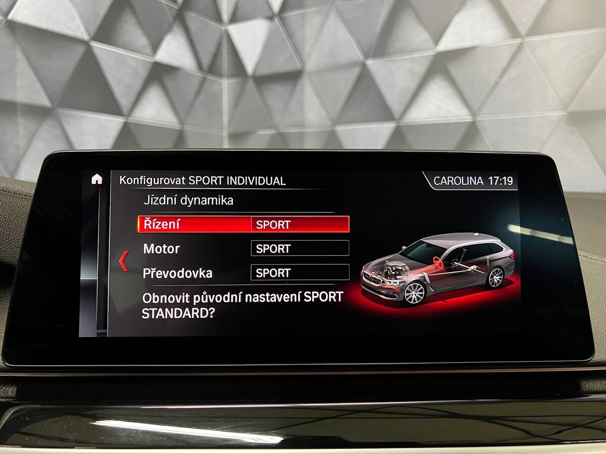 BMW Řada 5 Kombi 3,0 l 195 kw