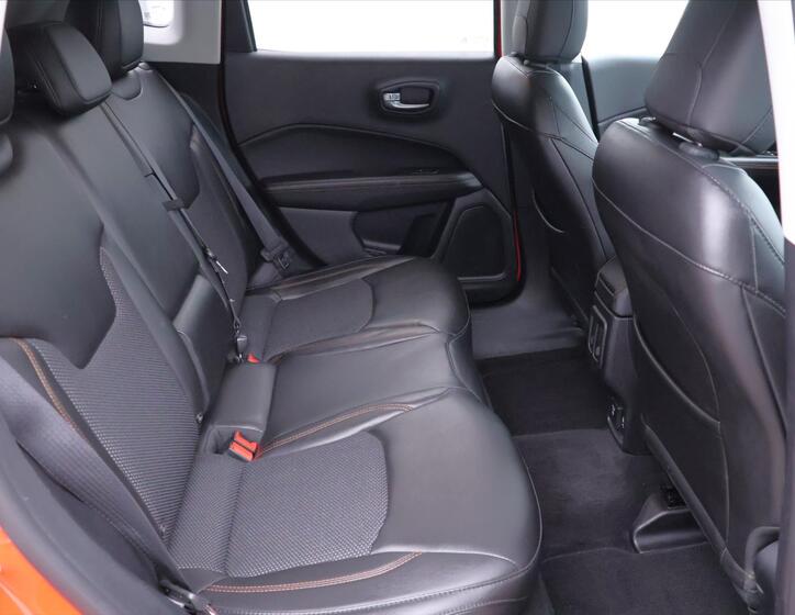 Jeep Compass 13