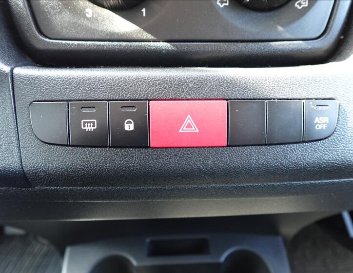 Peugeot Boxer Valník 2,2 l 121 kw