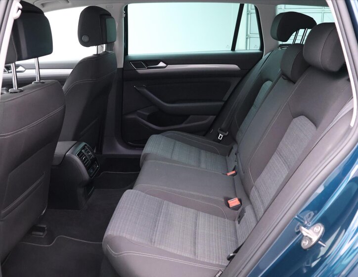 Volkswagen Passat Kombi 1,5 l 110 kw