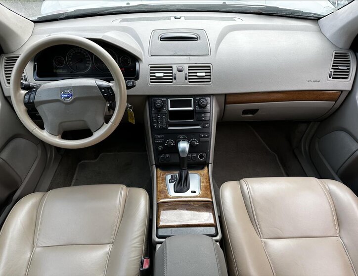 Volvo XC90 SUV / Terénní 2,4 l 120 kw
