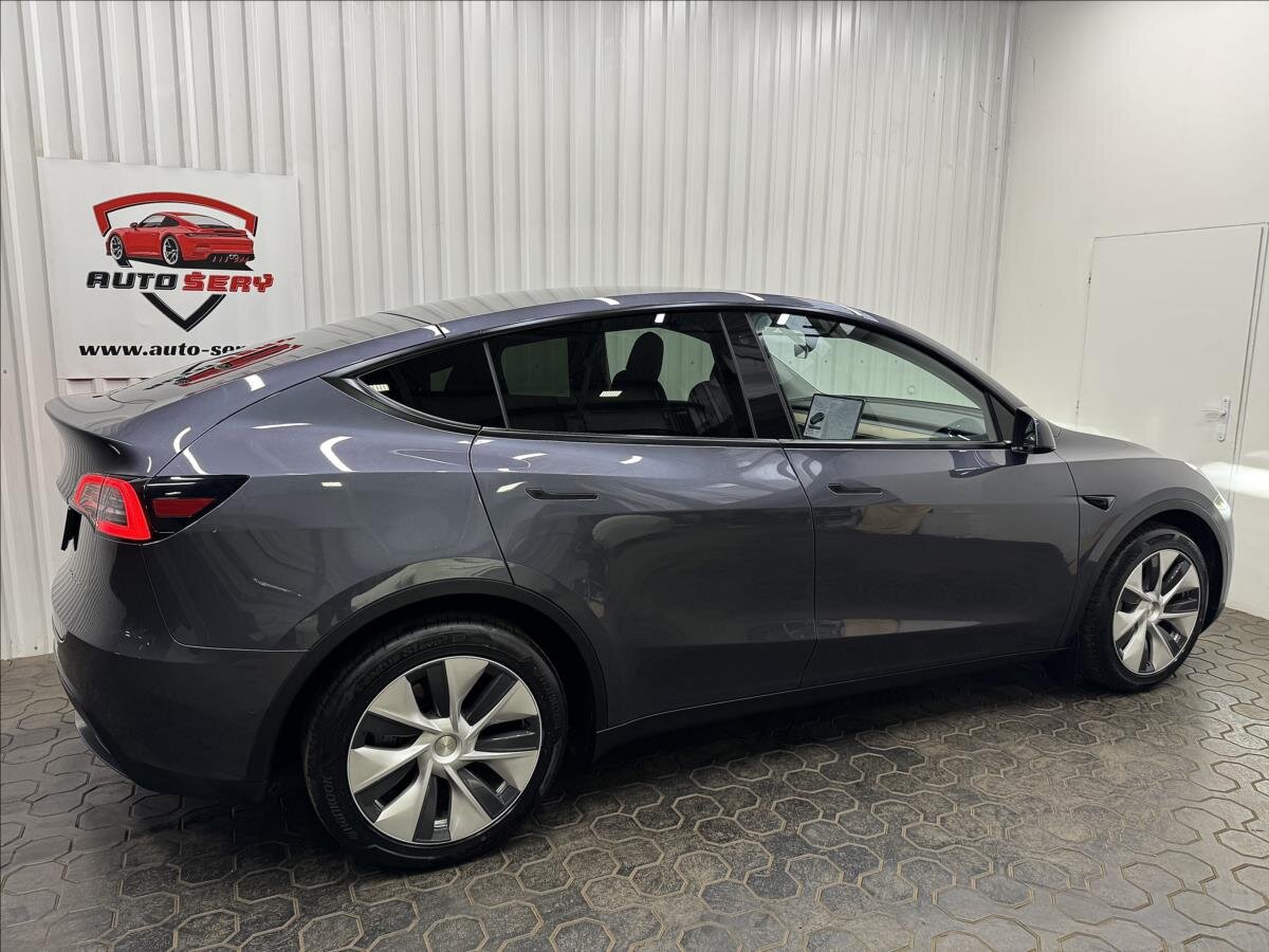 Tesla Model Y SUV / Terénní 0,0 378 kw