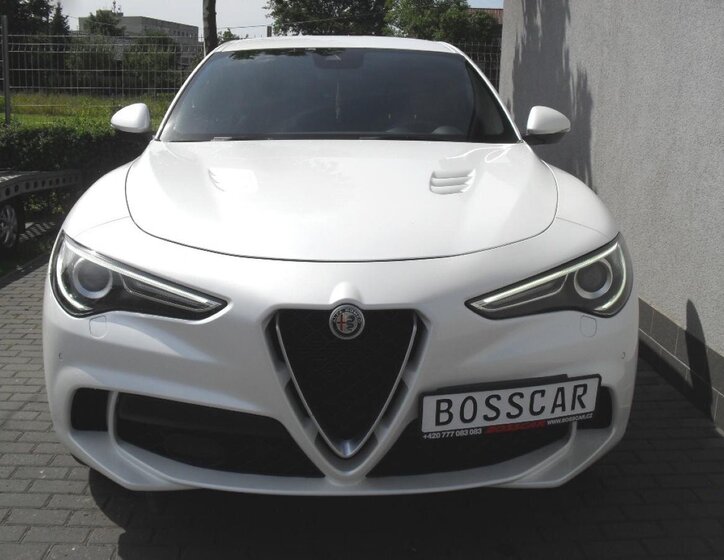 Alfa Romeo Stelvio SUV / Terénní 2,9 l 375 kw