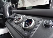 Land Rover Defender 37