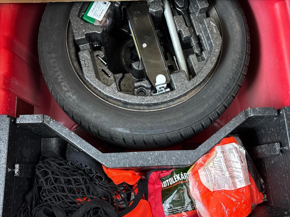 Škoda Rapid Liftback 1,2 l 77 kw