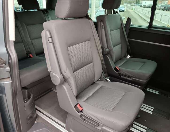 Volkswagen Multivan MPV 2,5 l 128 kw