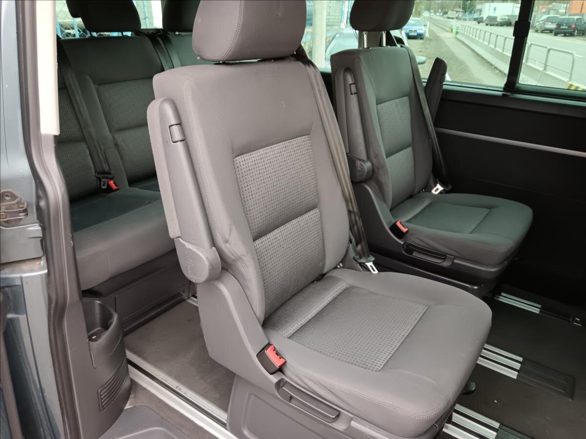 Volkswagen Multivan MPV 2,5 l 128 kw