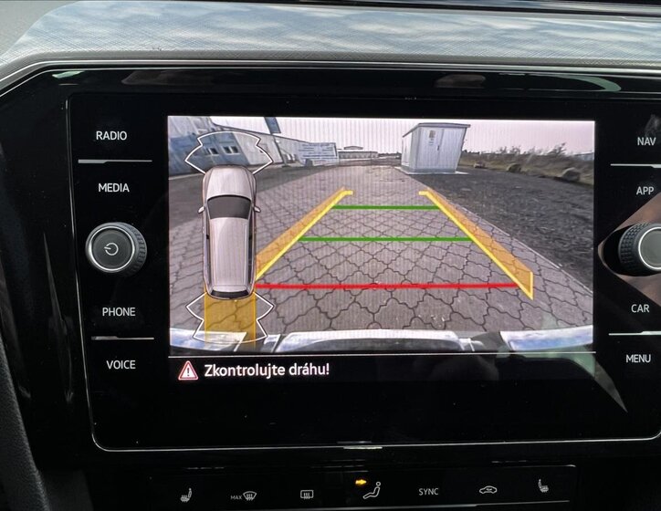 Volkswagen Passat Kombi 1,4 l 160 kw