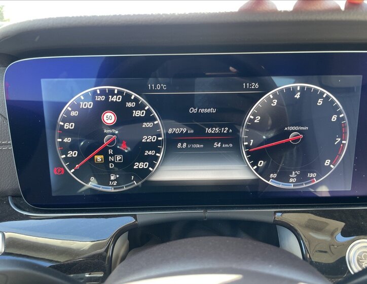 Mercedes-Benz Třídy E Kupé 2,0 l 180 kw