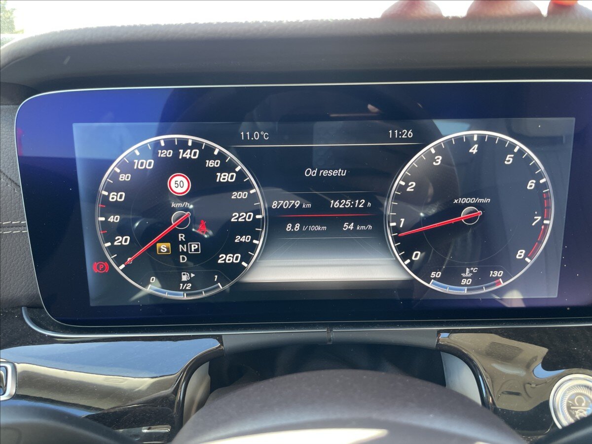 Mercedes-Benz Třídy E Kupé 2,0 l 180 kw