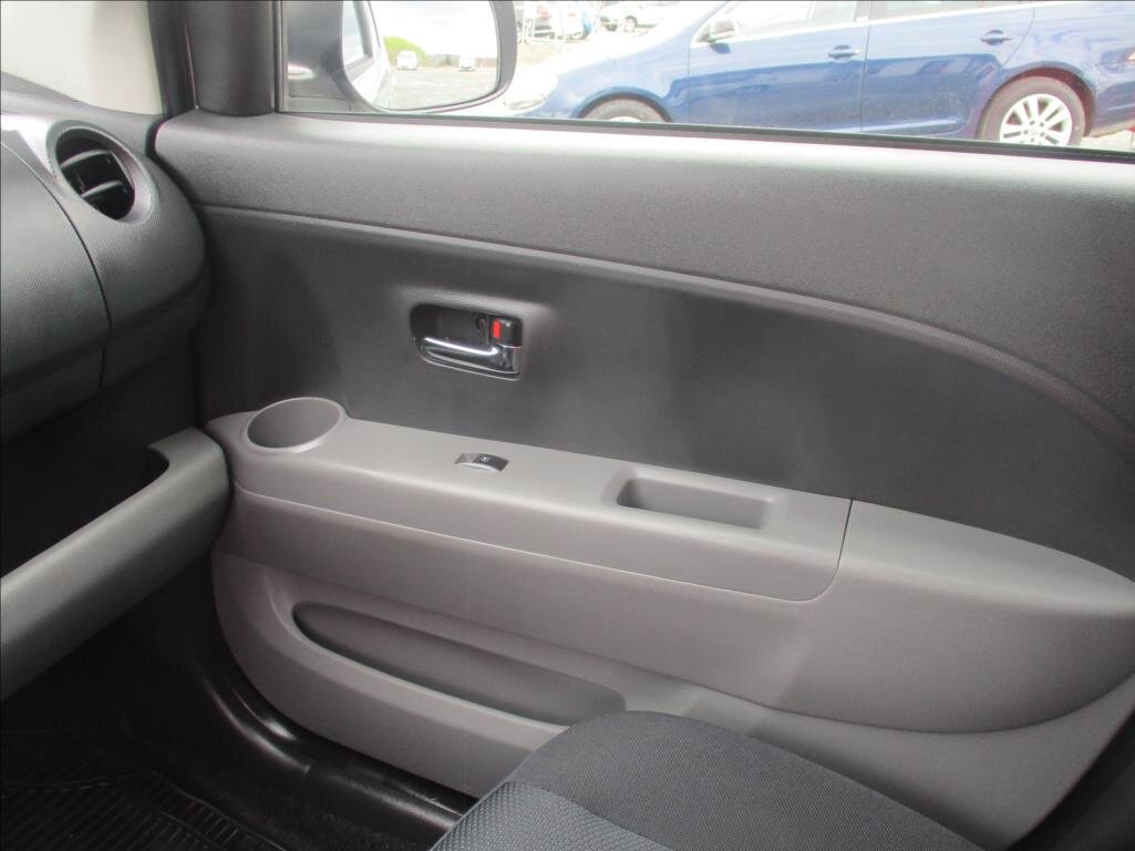 Subaru Justy Hatchback 998,0 51 kw