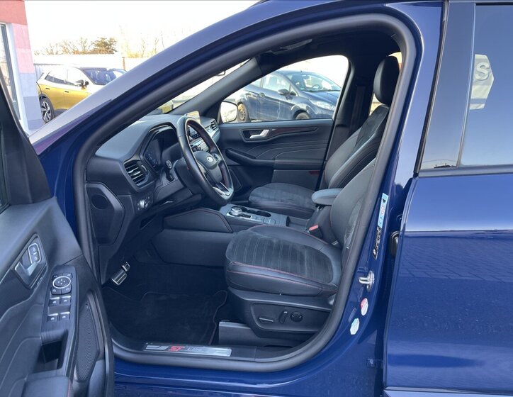 Ford Kuga SUV / Terénní 2,5 l 165 kw