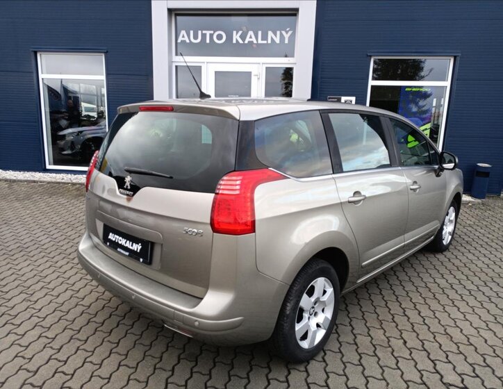 Peugeot 5008 SUV 1,6 l 88 kw