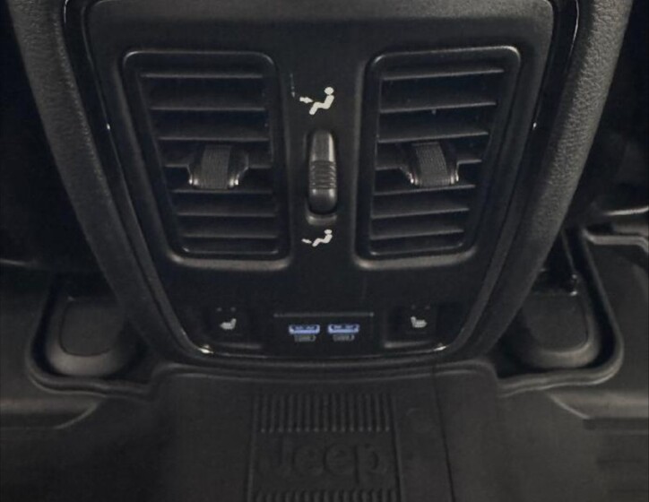 Jeep Grand Cherokee 13