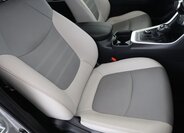 Toyota RAV4 SUV / Terénní 2,5 l 131 kw