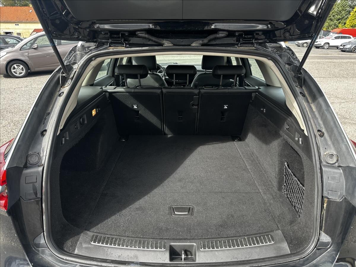 Opel Insignia Kombi 2,0 l 125 kw