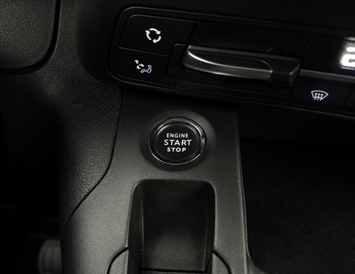 Peugeot Rifter MPV 1,5 l 96 kw