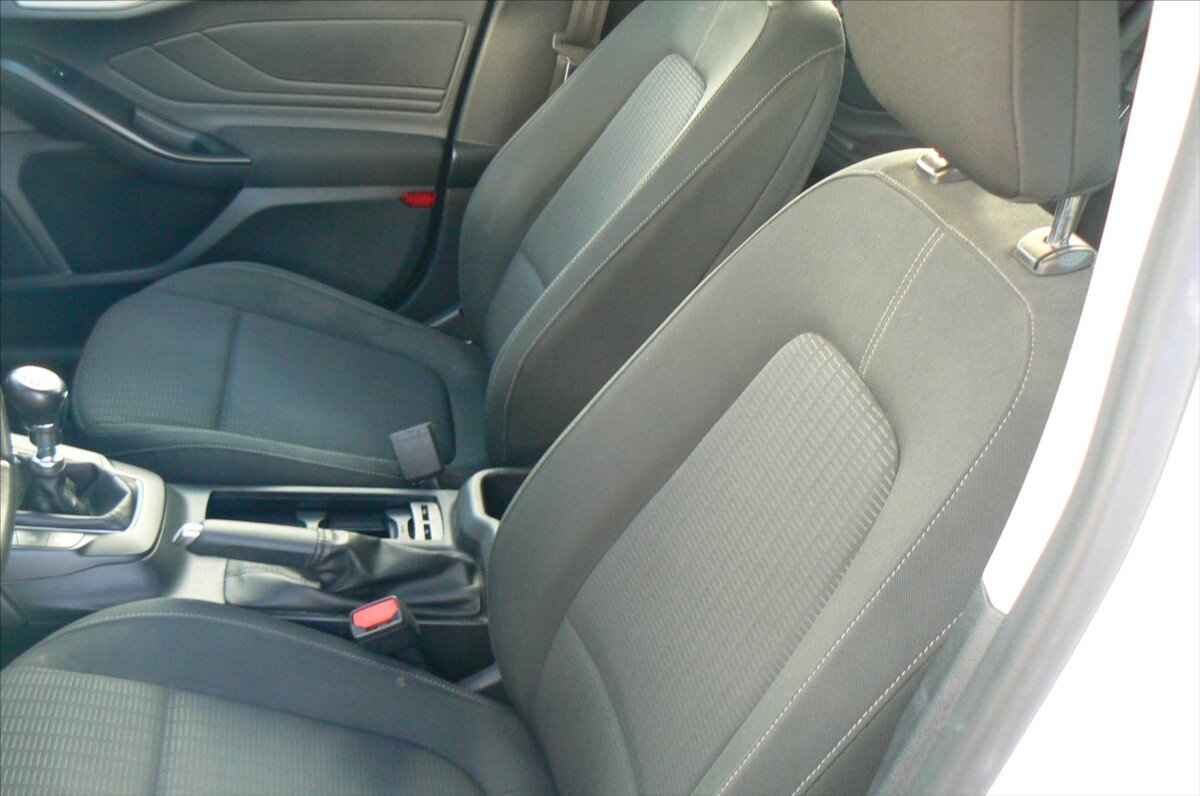 Ford Focus Kombi 999,0 92 kw