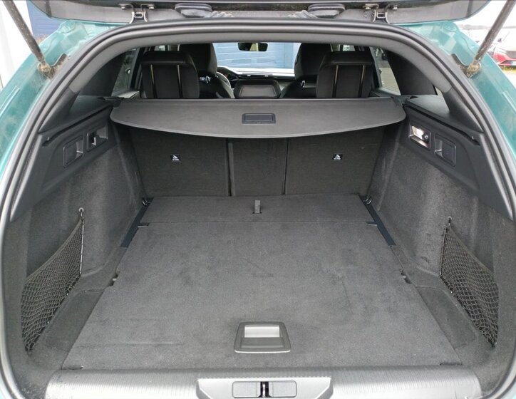 Peugeot 308 Kombi 1,5 l 96 kw