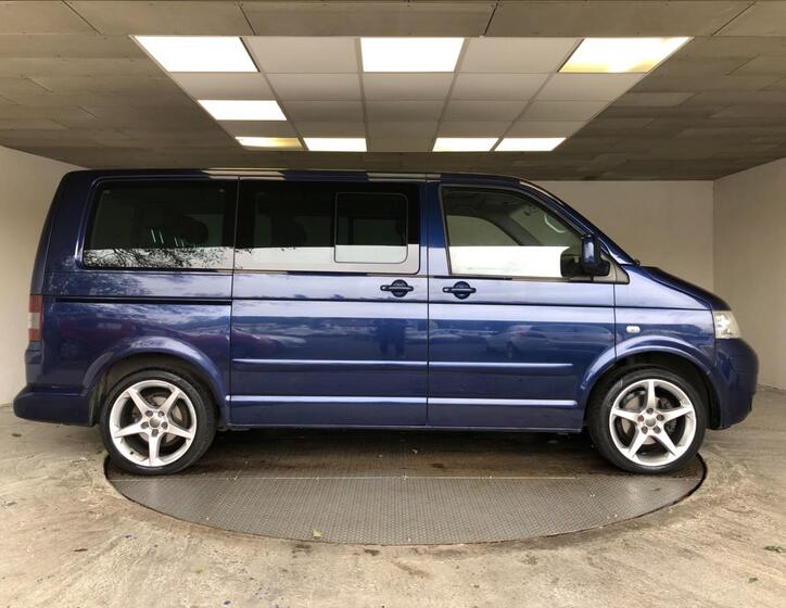Volkswagen Multivan 8