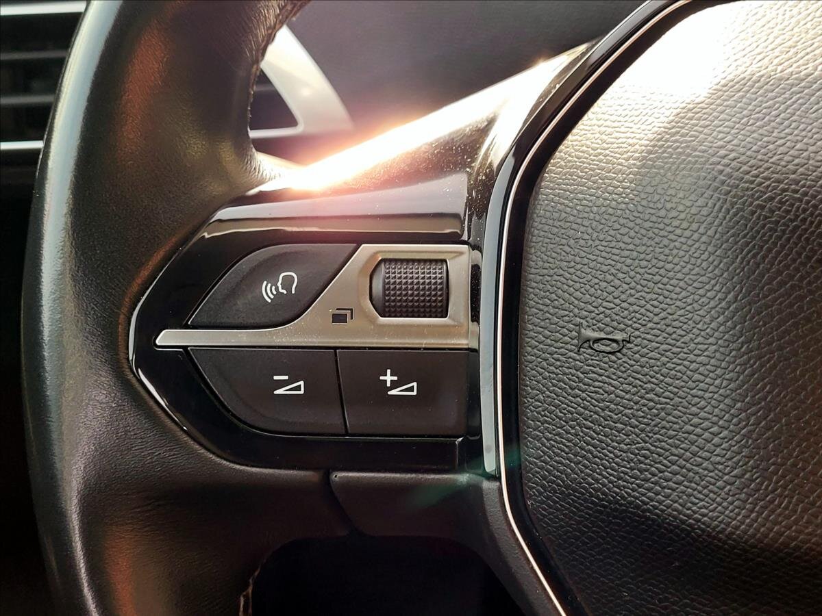 Peugeot 3008 SUV / Terénní 1,5 l 96 kw