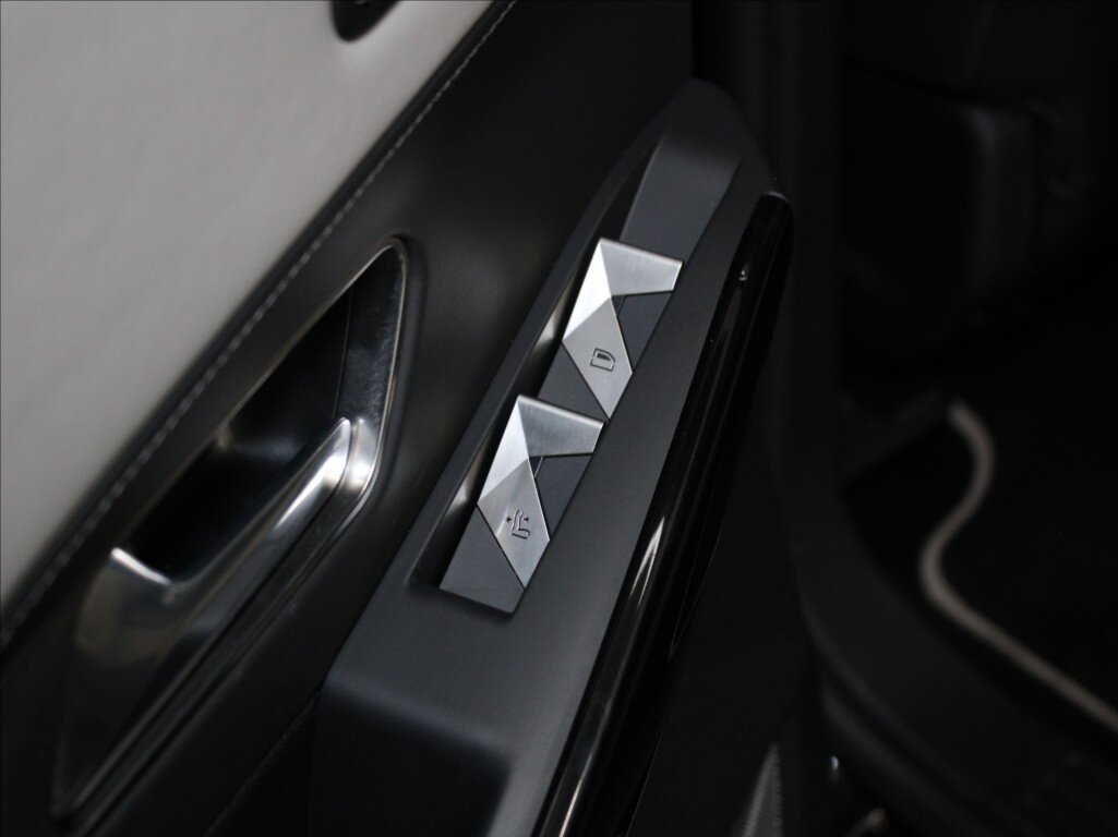 DS Automobiles DS7 Crossback SUV 1,6 l 221 kw