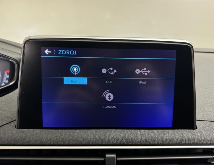 Peugeot 5008 SUV 2,0 l 133 kw