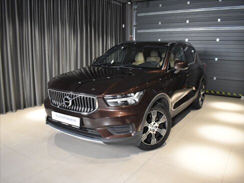 Volvo XC40 SUV / Terénní 2,0 l 110 kw