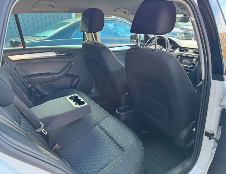 Škoda Rapid Hatchback 999,0 81 kw