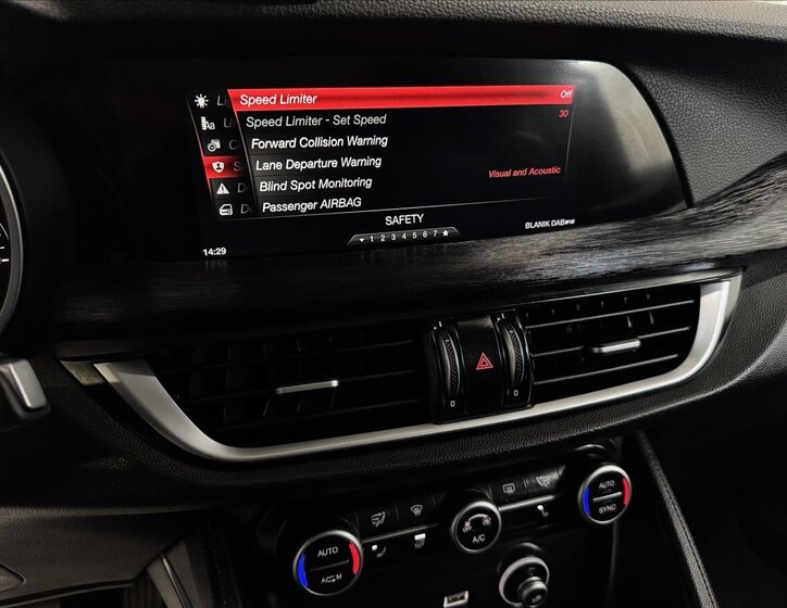 Alfa Romeo Stelvio 25