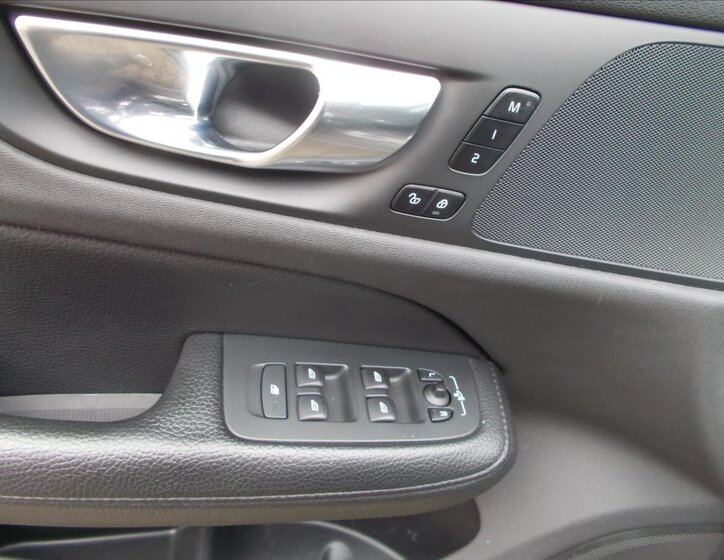 Volvo V60 Kombi 2,0 l 145 kw