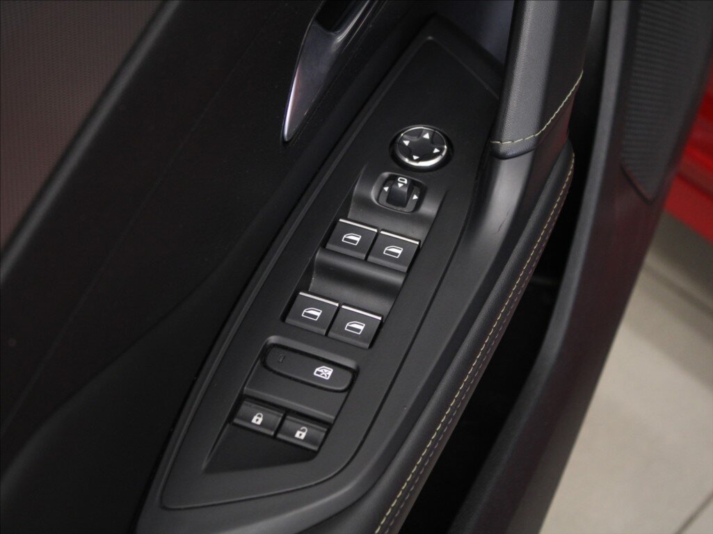 Peugeot 308 Hatchback 1,2 l 96 kw