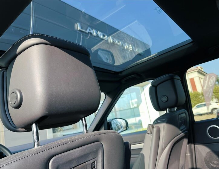 Land Rover Discovery 12