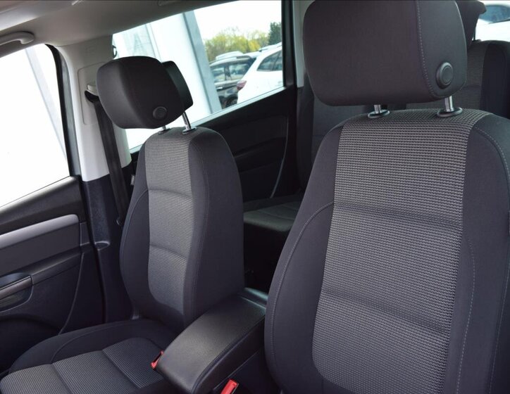 Volkswagen Sharan MPV 2,0 l 103 kw