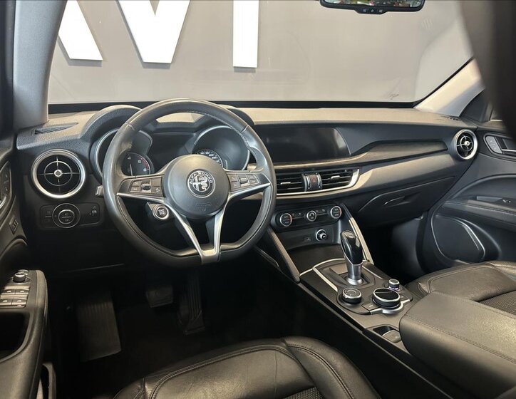 Alfa Romeo Stelvio SUV / Terénní 2,1 l 154 kw