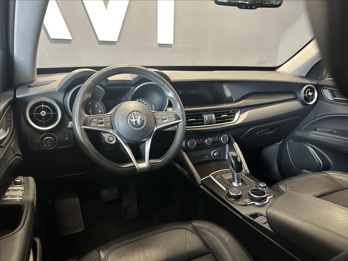 Alfa Romeo Stelvio SUV / Terénní 2,1 l 154 kw