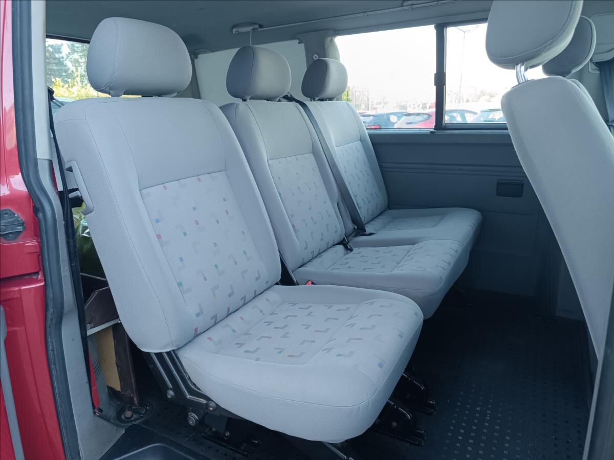 Volkswagen Transporter MPV 2,5 l 96 kw