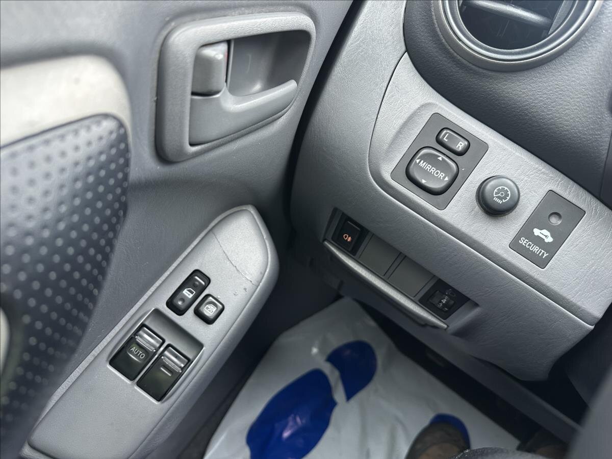 Toyota RAV4 SUV 2,0 l 110 kw