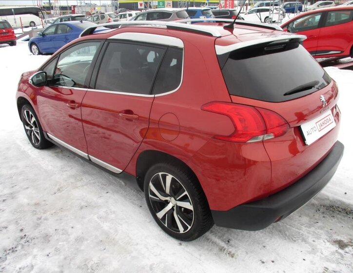 Peugeot 2008 7
