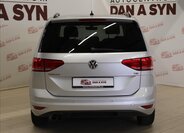 Volkswagen Touran 5