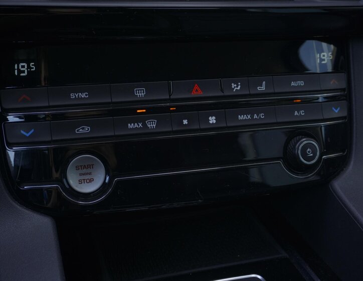 Jaguar F-Pace SUV / Terénní 2,0 l 184 kw